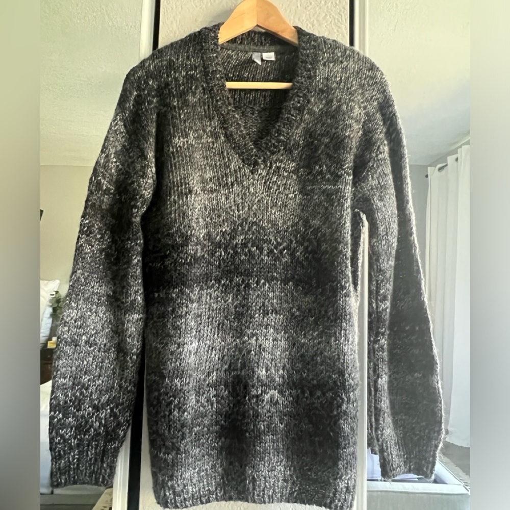 Small H&M sweater